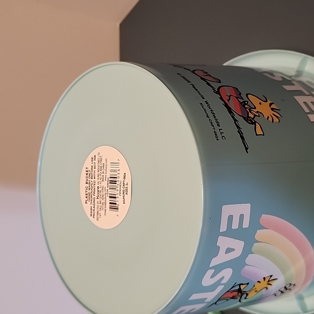 PEANUTS plastic Easter bucket - Picture 3 of 3